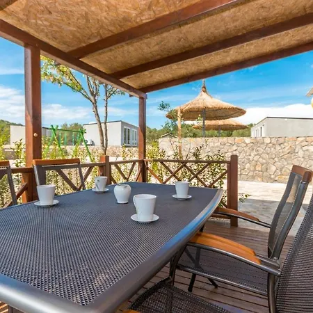 Drage 17819b Апартаменты *